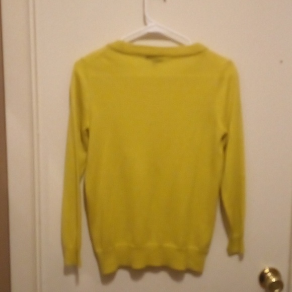 J Crew Long Sleeve Soft Chartreuse Color Sweater - Size Small - Picture 2 of 3